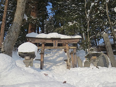 2017-01-19 15.15.00 IMG_8919 Anne - Yuzawa Shrine.jpeg: 4608x3456, 5887k (2017 Jan 26 18:36)
