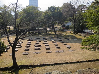 2017-01-22 12.18.49 IMG_9250 Anne - building foundation rocks.jpeg: 4608x3456, 7399k (2017 Jan 26 18:37)