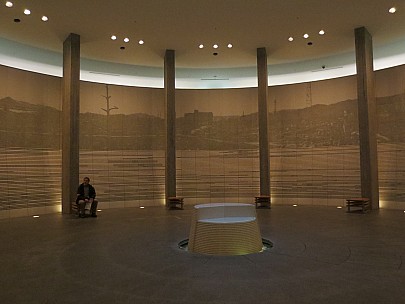 2017-01-22 15.42.45 IMG_9276 Anne - inside Peace Memorial hall.jpeg: 4608x3456, 5829k (2017 Jan 26 18:37)