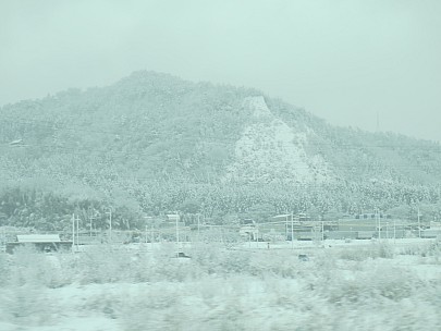 2017-01-23 10.55.43 IMG_9301 Anne - snowy view from train.jpeg: 4608x3456, 4500k (2017 Jan 26 18:37)