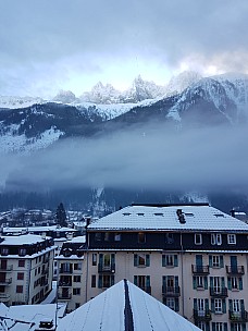 View of mountains from Hotel Richemond
Photo: Jim
2018-01-23 09.25.00; '2018 Jan 23 09:25'
Original size: 3,024 x 4,032; 3,348 kB
2018-01-23 09.25.00 Jim - view of mountains from Hotel Richemond.jpeg