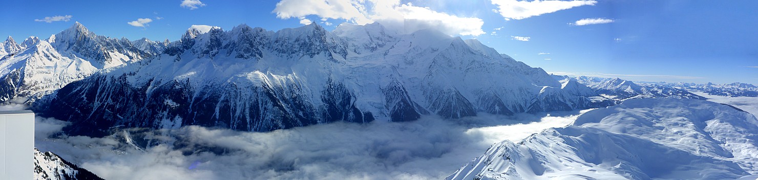 2018-01-27 13.08.01 Panorama Simon - Chamonix valley view_stitch.jpg: 13287x3160, 36111k (2018 Apr 02 22:15)