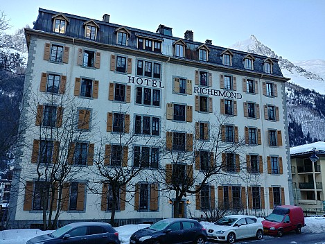 2018-01-28 09.06.10_HDR LG6 Simon - Hotel Richemond from Allée Recteur Payot.jpeg: 4160x3120, 6213k (2018 Jan 28 21:37)