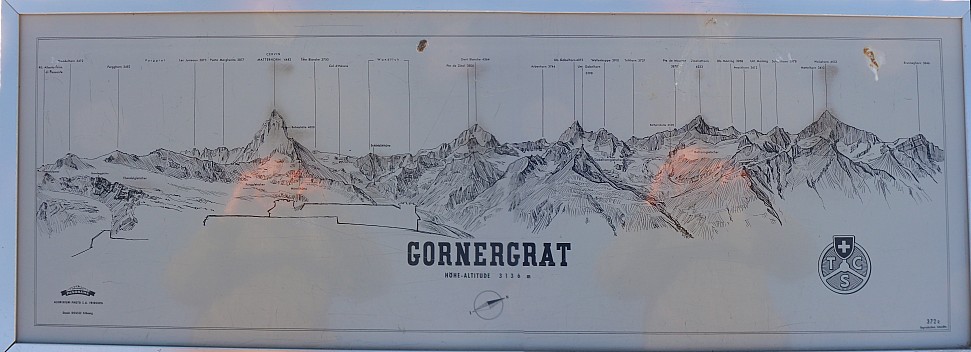 2018-01-29 17.07.30 Panorama Simon - Gornergrat sign_stitch.jpg: 8024x2910, 20775k (2018 Apr 22 20:15)