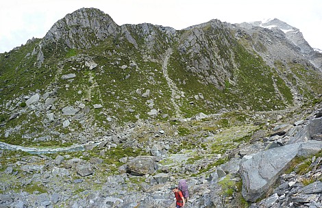 2019-01-17 10.45.53 Panorama Simon - view across Murdock Creek to our route down_stitch.jpg: 7329x4738, 38014k (2019 Jun 20 21:11)