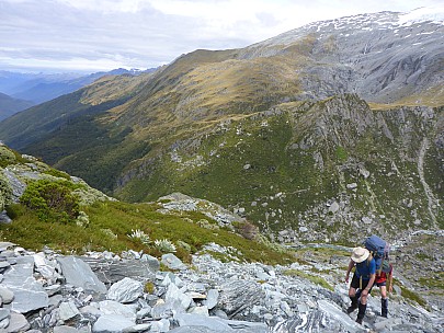 2019-01-17 11.49.56 P1020551 Simon - Alan and Brian climbing out of Murdock Creek.jpeg: 4608x3456, 6336k (2019 Jun 20 21:11)