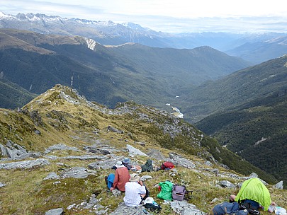 2019-01-17 12.55.11 P1010579 Brian - lunch and view down the Clarke from ridge.jpeg: 4000x3000, 4997k (2019 Jun 24 21:09)
