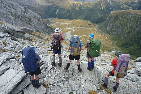 2019-01-17 13.25.37 P1050723 Philip - the party looking at Marks Flat.jpeg: 4320x2880, 4852k (2019 Jun 24 21:12)