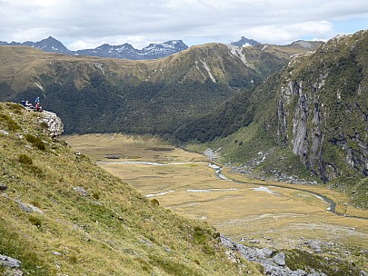 2019-01-17 14.35.04 P1010585 Brian - resting above Marks Flat.jpeg: 4000x3000, 4410k (2019 Jun 24 21:09)