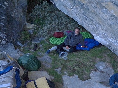 2019-01-17 21.18.16 DSC02578 Alan - Simon in Marks Flat rock biv sleeping area.jpeg: 5152x3864, 7916k (2019 Jun 20 20:42)