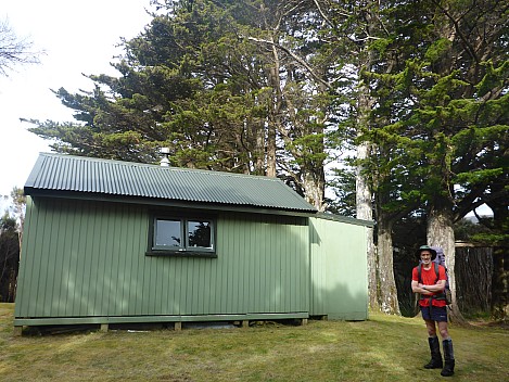 2019-11-11 18.13.35 P1020956 Simon - Brian at Rakeahua Hut.jpeg: 4608x3456, 6222k (2019 Nov 11 18:13)