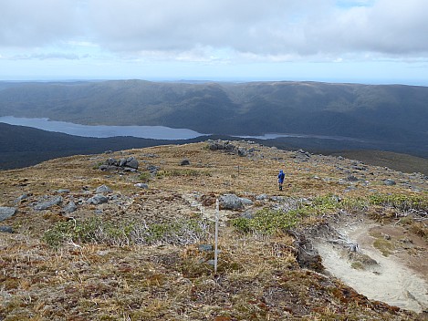 2019-11-12 12.29.23 P1020061 Brian - Jim descending the tussock.jpeg: 4000x3000, 5114k (2019 Nov 16 20:40)