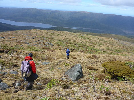 2019-11-12 12.33.54 P1020990 Simon - Brian and Jim on track above scrubline.jpeg: 4608x3456, 5858k (2019 Nov 12 12:33)