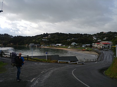 2019-11-17 07.40.21 LG6 Simon - Brian walking down to Oban.jpeg: 4160x3120, 4881k (2019 Nov 17 11:55)