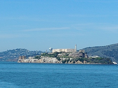 Alcatraz Island from Pier  43
Photographer;&nbsp;Simon
2020-02-27&nbsp;13.28.55;&nbsp;Metadata time: '2020 Feb 27 13:28'
Original size:&nbsp;4,160 x 3,120; 2,326 kB
Filename: 2020-02-27 13.28.55 LG6 Simon - Alcatraz Island from Pier 43.jpeg