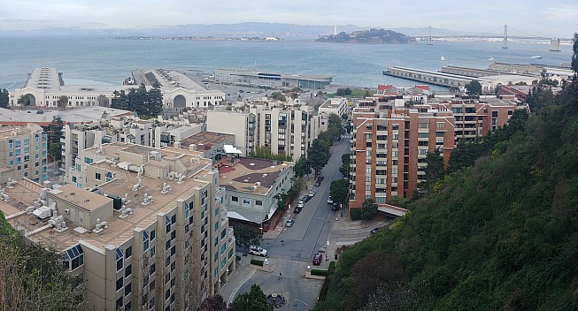 Lombard Street and Treasure Island
Photographer;&nbsp;Simon
2020-02-28&nbsp;16.34.04;&nbsp;Metadata time: '2020 Feb 28 16:34'
Original size:&nbsp;5,461 x 2,944; 14,400 kB;&nbsp;stitch
Filename: 2020-02-28 16.34.04_HDR LG6 Simon - Lombard Street and Treasure Island_stitch.jpg