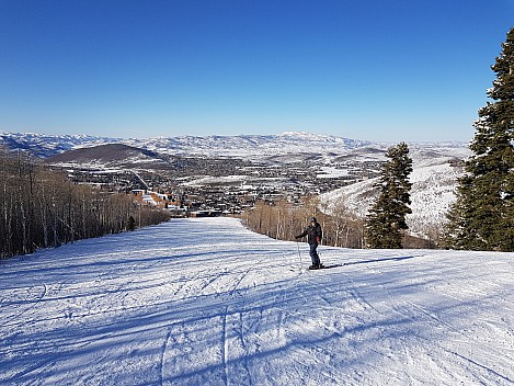 Simon on Kings Crown, Park City Mountain below
Photo: Jim
2020-03-02 16.26.01; '2020 Mar 02 16:26'
Original size: 4,032 x 3,024; 6,431 kB
2020-03-02 16.26.01 GS8 Jim - Simon on Kings Crown, Park City Mountain below.jpeg