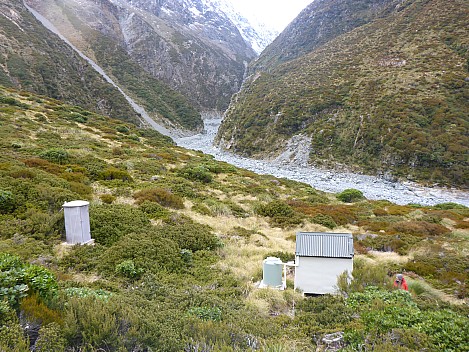 Looking down on Veil Biv and Veil Stream
Photographer;&nbsp;Simon
2020-08-31&nbsp;09.56.03;&nbsp;Metadata time: '2020 Aug 31 09:56'
Original size:&nbsp;4,608 x 3,456; 6,116 kB
Filename: 2020-08-31 09.56.03 P1030408 Simon - looking down on Veil Biv and Veil Stream.jpeg