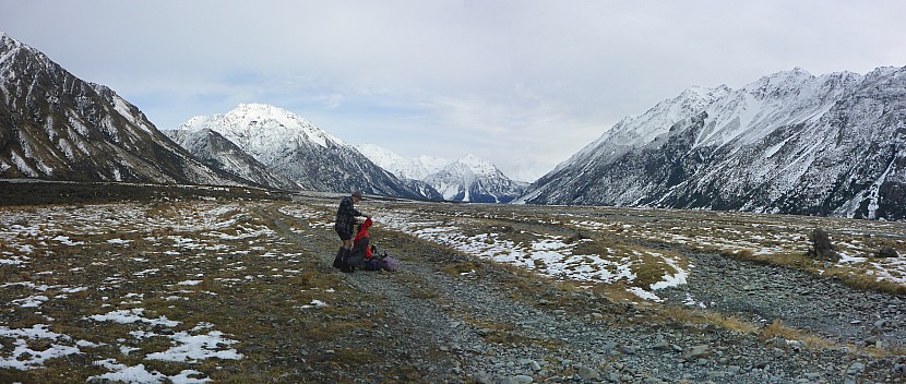 2020-09-04 08.53.52 Panorama Simon - Brian and view back up across the Growler_stitch.jpg: 7519x3187, 24116k (2020 Oct 17 21:40)