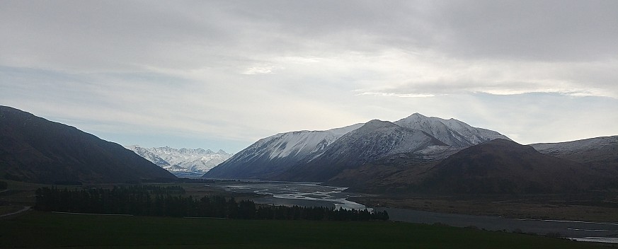 2020-09-04 14.24.52_HDR LG6 Simon - Rangitata view from Rangitata Gorge road_cr.jpg: 4160x1678, 1900k (2020 Nov 07 18:29)