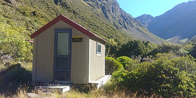 Poulter Hut, Worsely Biv, Poulter Biv, Casey Hut