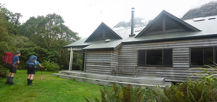 2022-03-08 15.50.07 Panorama Simon - Brian and Susie arriving at Welcome Flat Hut_stitch.jpg: 7610x3588, 22637k (2022 Dec 04 08:22)