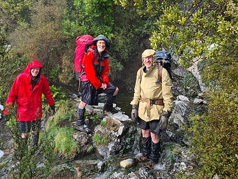 2022-07-31 11.36.27 S20 Simon - Bruce, Brian, and Alan at hot pool.jpeg: 4032x3024, 6206k (2022 Dec 11 14:48)