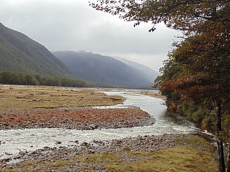 2022-08-03 11.02.20 DSC02899 Alan - view down Hurunui_cr.jpg: 3153x2365, 2807k (2022 Aug 20 16:31)