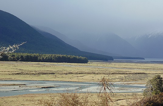 2022-08-03 14.47.09 DSC02902 Alan - Hurunui River Flats and head of Hoka Kura_cr.jpeg: 3648x2392, 2837k (2022 Dec 11 15:05)