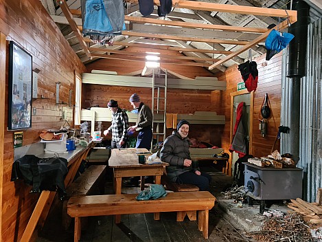 2022-08-01 15.32.03 S20 Simon - Brian inside Hurunui 3 Hut.jpeg: 4032x3024, 3006k (2022 Dec 11 14:58)