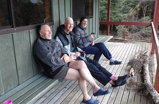 2022-08-03 15.52.45 DSC02904 Alan - Simon, Alan, and Brian at Hurunui Hut_cr.jpeg: 3648x2392, 2966k (2022 Dec 11 15:05)