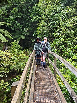 Adrian and Simon on Mangahao sidle track
Photographer;&nbsp;Simon
2022-10-24&nbsp;10.11.44;&nbsp;Metadata time: '2022 Oct 24 10:11'
Original size:&nbsp;6,928 x 9,248; 20,451 kB
Filename: 2022-10-24 10.11.44 S20 Simon - Adrian and Simon on Mangahao sidle track.jpeg
