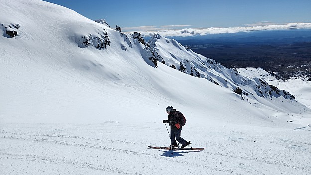 Simon skinning back up to Pinnacle Ridge
Photographer;&nbsp;Paul Bagshaw
2023-08-30&nbsp;13.08.23;&nbsp;Metadata time: '2023 Aug 30 13:08'
Original size:&nbsp;4,000 x 2,252; 2,176 kB
Filename: 2023-08-30 13.08.23 1000009723 Paul Bagshaw - Simon skinning back up to Pinnacle Ridge.jpeg