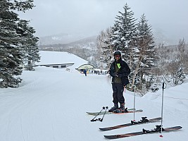 At the Prince Hotel East Wing skiing Yakebitaiyama
Keving ready to start skiing at Yakebitaiyama
Photographer;&nbsp;Simon
2024-03-02&nbsp;09.59.33;&nbsp;Metadata time: '2024 Mar 02 09:59'
Original size:&nbsp;9,248 x 6,936; 14,760 kB
Filename: 2024-03-02 09.59.33 S20+ Simon - Keving ready to start skiing at Yakebitaiyama.jpeg