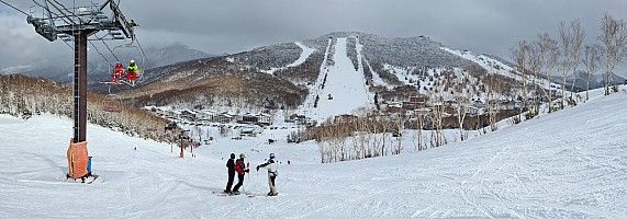 At the Prince Hotel East Wing skiing Yakebitaiyama
Kevin, Adrian, and Jim at the top of Ichinose Diamond
Photographer;&nbsp;Simon
2024-03-02&nbsp;14.59.23;&nbsp;Metadata time: '2024 Mar 02 14:59'
Original size:&nbsp;17,495 x 6,131; 19,337 kB;&nbsp;stitch
Filename: 2024-03-02 14.59.23 S20+ Simon - Kevin, Adrian, and Jim at the top of Ichinose Diamond_stitch.jpg