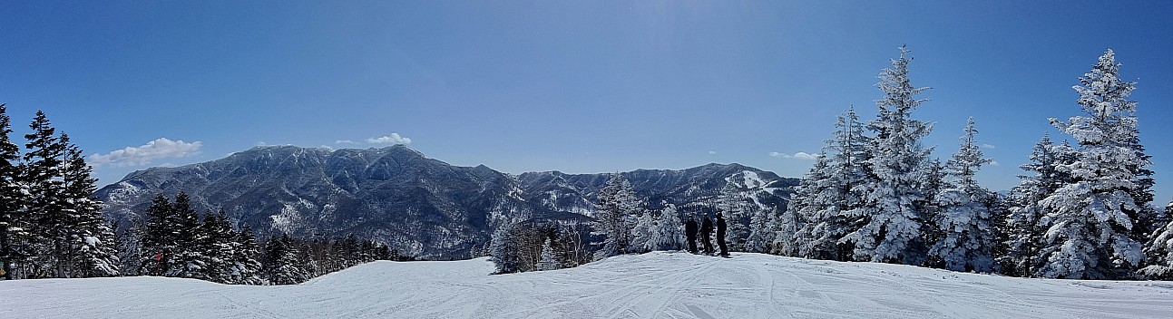 Simon, Adrian, and Kevin on A1 course stitch cr
Photographer;&nbsp;Jim
2024-03-03&nbsp;09.57.46;&nbsp;Metadata time: '2024 Mar 03 13:57'
Original size:&nbsp;4,454 x 1,213; 1,871 kB;&nbsp;{i:2;}
Filename: 2024-03-03 09.57.46 S21FE+ Jim - Simon, Adrian, and Kevin on A1 course_stitch_cr.jpg