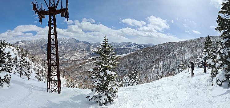 Adrian, Kevin, and Adrian in Gate  2 from Course Downhill
Photographer;&nbsp;Simon
2024-03-03&nbsp;12.44.17;&nbsp;Metadata time: '2024 Mar 03 16:44'
Original size:&nbsp;20,520 x 9,670; 27,858 kB;&nbsp;stitch
Filename: 2024-03-03 12.44.17 S20+ Simon - Adrian, Kevin, and Adrian in Gate 2 from Course Downhill_stitch.jpg