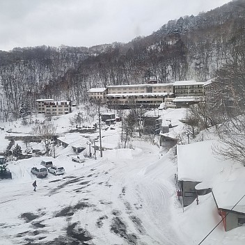 View from the Higashitateyama Gondola of hotels
Photographer;&nbsp;Jim
2024-03-04&nbsp;15.26.19;&nbsp;Metadata time: '2024 Mar 04 19:26'
Original size:&nbsp;2,992 x 2,992; 2,833 kB
Filename: 2024-03-04 15.26.19 S21FE+ Jim - view from the Higashitateyama Gondola of hotels.jpeg