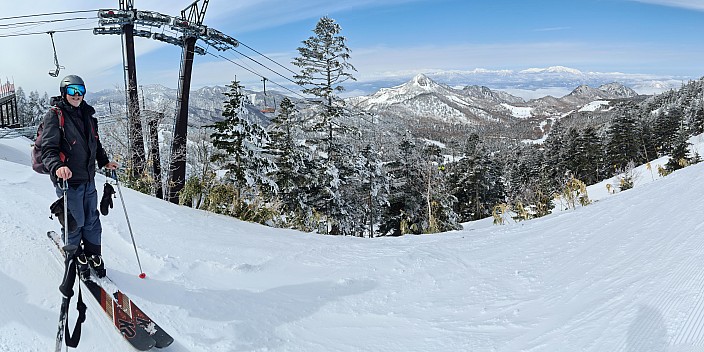 Simon at the top of Yokoteyama 3rd sky lift
Photo: Adrian
2024-03-08 10.05.00; '2024 Mar 08 14:05'
Original size: 17,306 x 8,654; 18,237 kB; stitch
2024-03-08 10.05.00 S20+ Adrian - Simon at the top of Yokoteyama 3rd sky lift_stitch.jpg