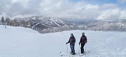 Nishidateyama, Takamagahara, Tanneno Mori Okojo, Ichinose skiing
Simon and Adrian at Terakoya looking across to Yakebitai
Photographer;&nbsp;Jim
2024-03-09&nbsp;14.32.29;&nbsp;Metadata time: '2024 Mar 09 14:32'
Original size:&nbsp;6,163 x 2,806; 1,967 kB;&nbsp;stitch
Filename: 2024-03-09 14.32.29 S21FE+ Jim - Simon and Adrian at Terakoya looking across to Yakebitai_stitch.jpeg