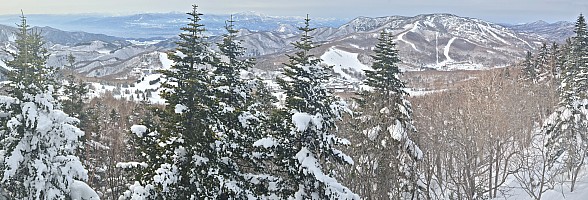 Yamanoeki skiing
Panorama from Higashitateyama gondola station
Photo: Simon
2024-03-11 14.35.06; '2024 Mar 11 14:35'
Original size: 20,900 x 7,106; 31,827 kB; stitch
2024-03-11 14.35.06 S20+ Simon - panorama from Higashitateyama gondola station_stitch.jpg