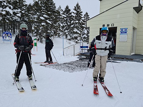 Adrian, Kevin, and Jim at the Yakebitaiyama Nr  1 Gondole top station
Photographer;&nbsp;Simon
2024-03-12&nbsp;10.18.15;&nbsp;Metadata time: '2024 Mar 12 14:18'
Original size:&nbsp;9,248 x 6,936; 15,448 kB
Filename: 2024-03-12 10.18.15 S20+ Simon - Adrian, Kevin, and Jim at the Yakebitaiyama Nr 1 Gondole top station.jpeg