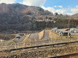 Travelling Shiga Kōgen to Ōsaka through Nagano and Nagoya
View from Chuo West line Shinkansen Kios Valley
Photo: Adrian
2024-03-13 12.34.37; '2024 Mar 13 12:34'
Original size: 4,032 x 3,024; 3,500 kB
2024-03-13 12.34.37 S20+ Adrian - view from Chuo West line Shinkansen Kios Valley.jpeg