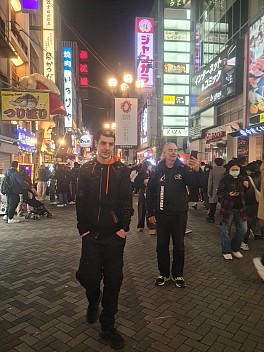 Adrian and Jim in Dotonburi
Photographer;&nbsp;Simon
2024-03-15&nbsp;19.26.51;&nbsp;Metadata time: '2024 Mar 15 23:26'
Original size:&nbsp;6,928 x 9,248; 12,119 kB
Filename: 2024-03-15 19.26.51 S20+ Simon - Adrian and Jim in Dotonburi.jpeg