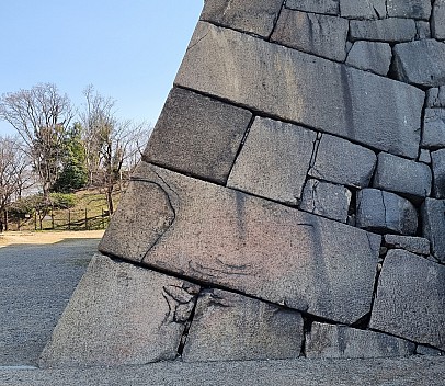 Ōsaka Castle wall
Photo: Jim
2024-03-15 11.37.50; '2024 Mar 15 15:37'
Original size: 2,992 x 2,597; 3,654 kB; cr
2024-03-15 11.37.50 S21FE+ Jim - Ōsaka Castle wall_cr.jpg