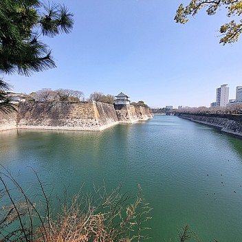 Ōsaka Castle hori
Photo: Jim
2024-03-15 12.27.58; '2024 Mar 15 16:27'
Original size: 2,992 x 2,992; 2,780 kB
2024-03-15 12.27.58 S21FE+ Jim - Ōsaka Castle hori.jpeg