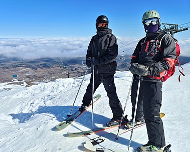 Kevin and Adrian ready at the top of the High Noon
Photographer;&nbsp;Simon
2024-09-09&nbsp;10.58.55;&nbsp;Metadata time: '2024 Sept 09 10:58'
Original size:&nbsp;10,491 x 8,424; 11,365 kB;&nbsp;stitch
Filename: 2024-09-09 10.58.55 Simon  - Kevin and Adrian ready at the top of the High Noon_stitch.jpg