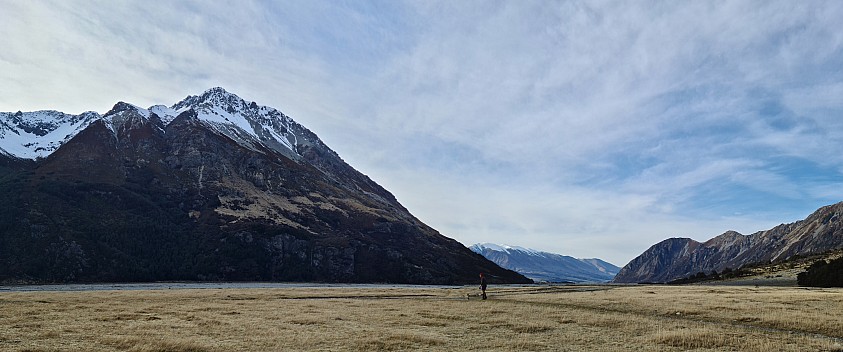 Philip and view down the Hopkins stitch cr
Photographer;&nbsp;Simon
2024-09-29&nbsp;09.10.42;&nbsp;Metadata time: '2024 Sept 29 09:10'
Original size:&nbsp;13,202 x 5,511; 10,052 kB;&nbsp;{i:2;}
Filename: 2024-09-29 09.10.42 S20+ Simon - Philip and view down the Hopkins_stitch_cr.jpg