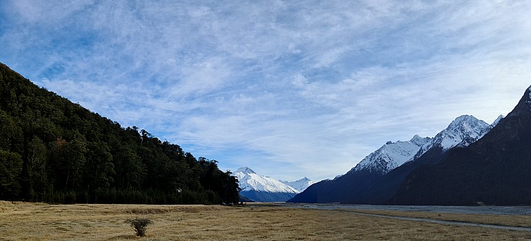 View up the Hopkins stitch cr
Photographer;&nbsp;Simon
2024-09-29&nbsp;09.11.02;&nbsp;Metadata time: '2024 Sept 29 09:11'
Original size:&nbsp;12,042 x 5,480; 6,356 kB;&nbsp;{i:2;}
Filename: 2024-09-29 09.11.02 S20+ Simon - view up the Hopkins_stitch_cr.jpg