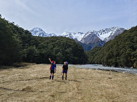 Brian and Philip in the Huxley valley
Photographer;&nbsp;Simon
2024-09-29&nbsp;12.21.22;&nbsp;Metadata time: '2024 Sept 29 12:21'
Original size:&nbsp;9,248 x 6,936; 21,656 kB
Filename: 2024-09-29 12.21.22 S20+ Simon - Brian and Philip in the Huxley valley.jpeg